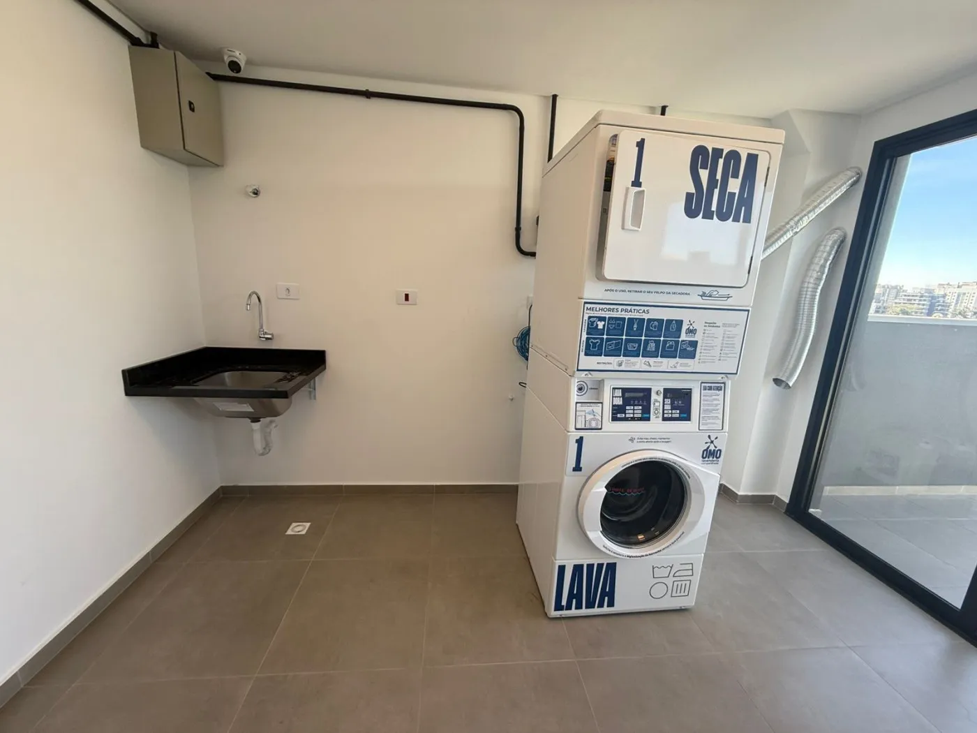 Apartamento de 1 dormitório com cozinha americana e 33 m²