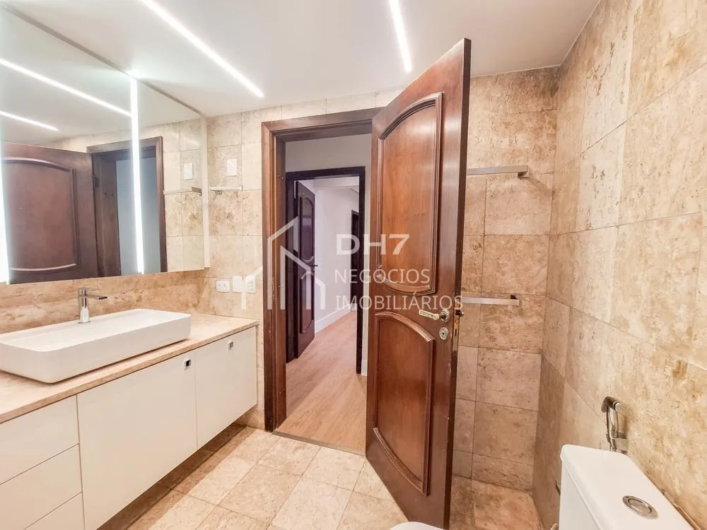 4-bedroom apartment, 2 with their own bathrooms, 199 m² — photo 16