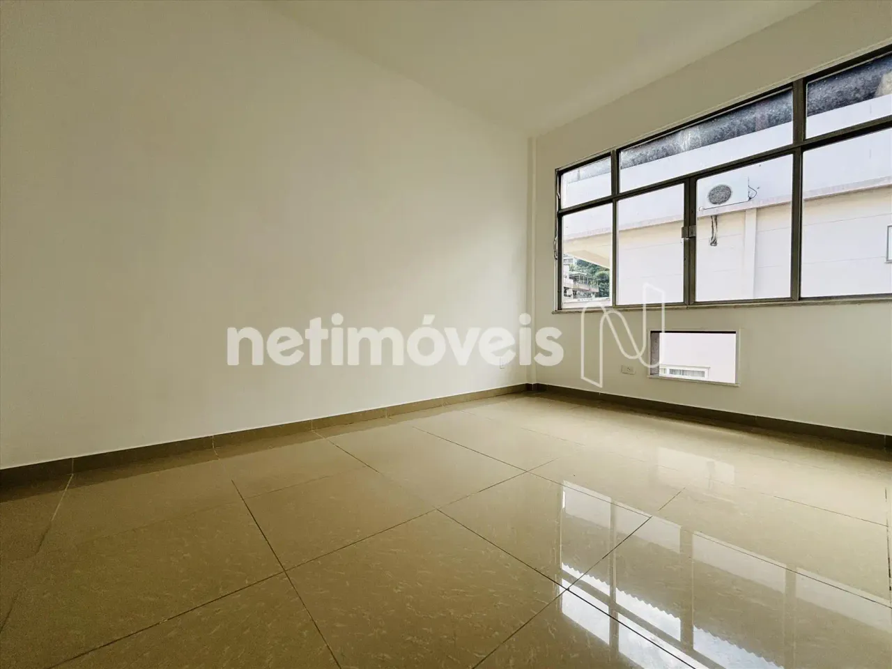Apartamento com 2 quartos, cozinha separada e 1 banheiro — photo 9