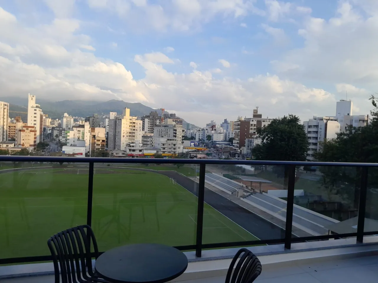 One-bedroom apartment with a mountain view in Florianópolis — photo 19