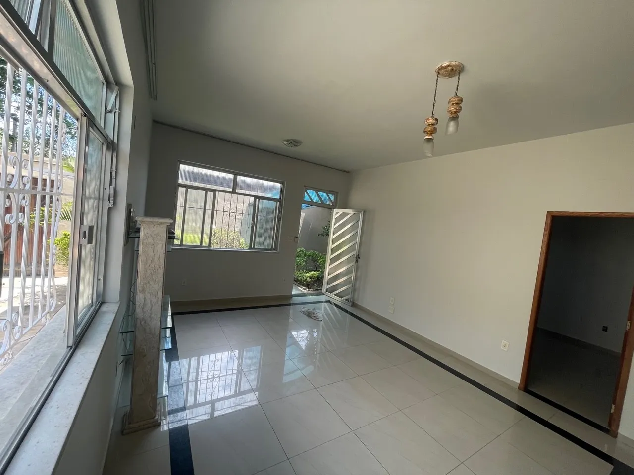 Casa para locação com churrasqueira na varanda e 2 quartos — photo 2