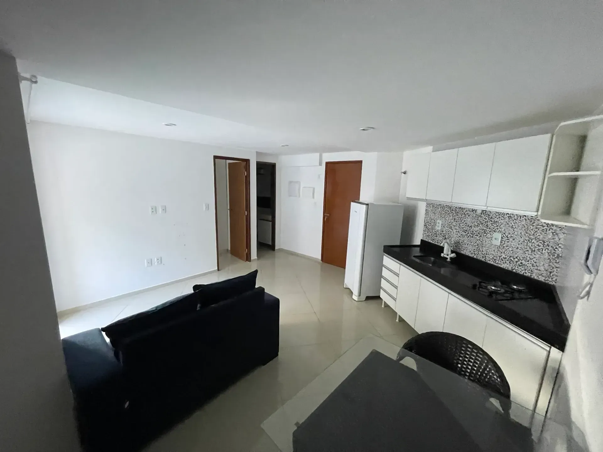 Furnished 1-bedroom apartment with no parking — photo 8