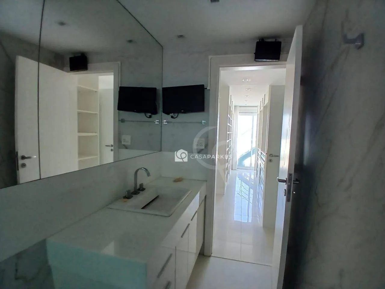 Penthouse with 3 bedrooms and 4 bathrooms — photo 12