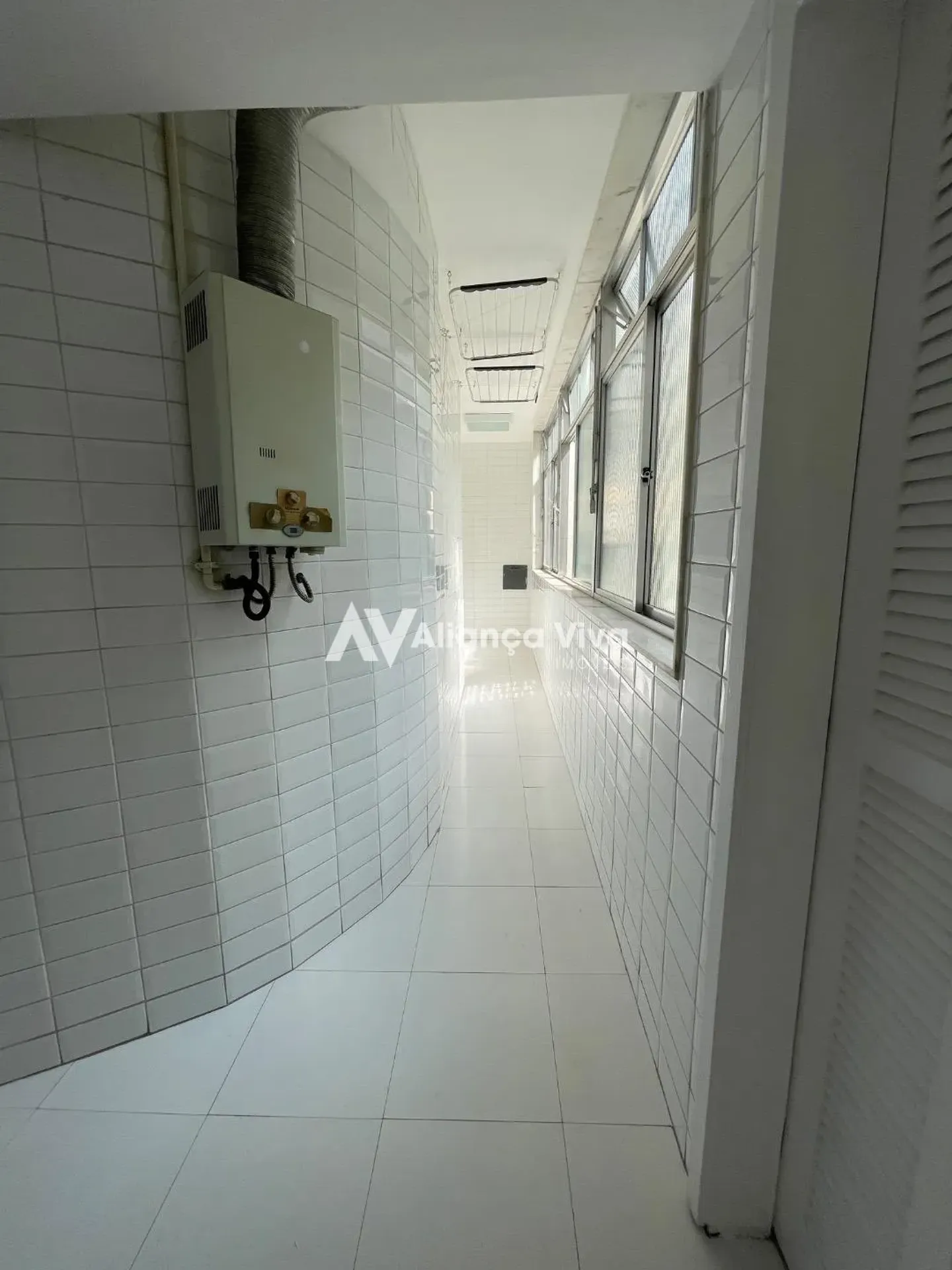 3-bedroom apartment with 1 suite and 4 bathrooms — photo 24