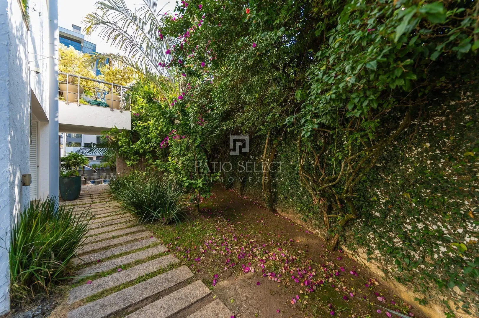 Casa, 763 m², com jardim — photo 18