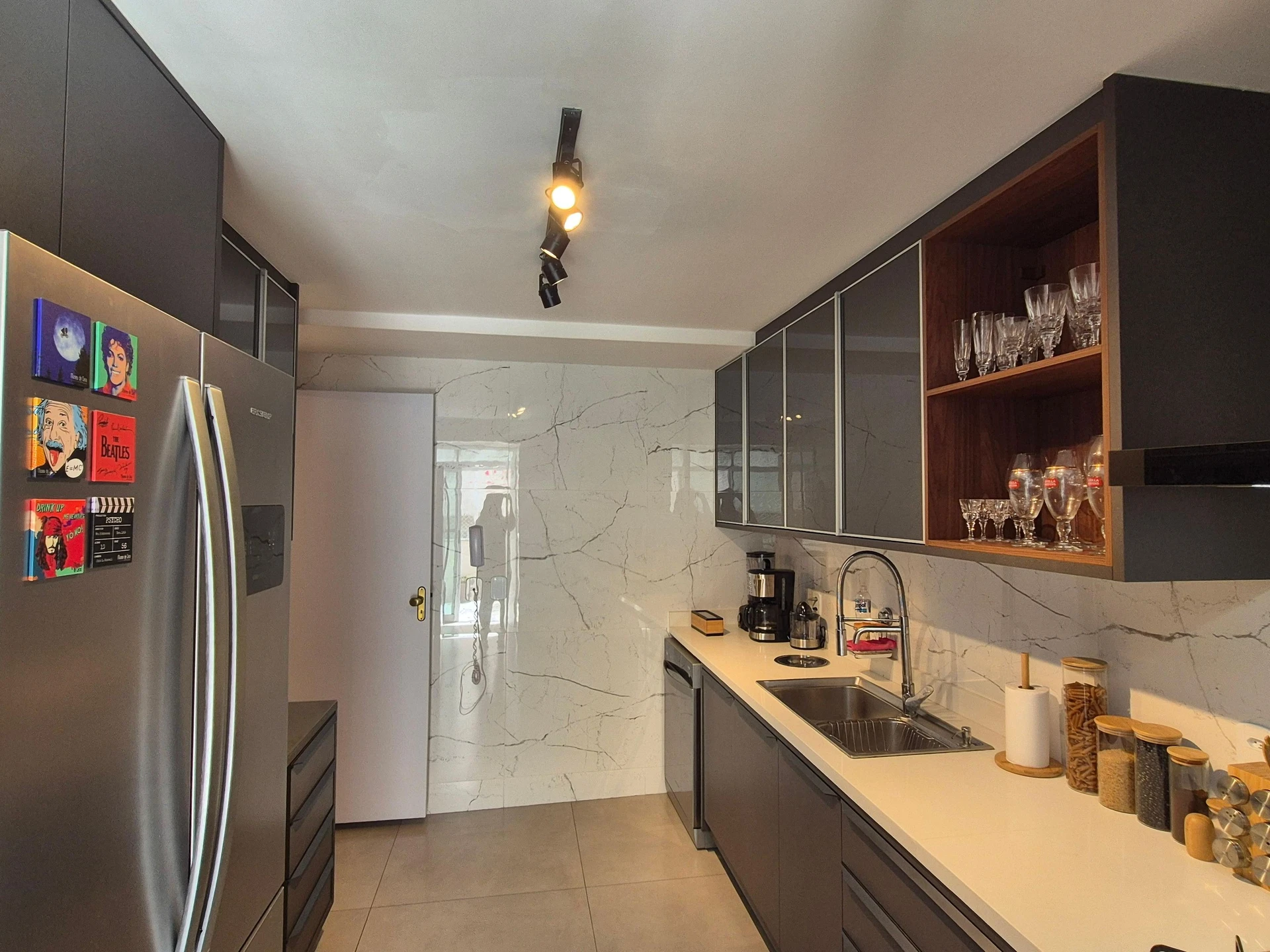 Apartamento mobiliado, 200 m², com varanda envidraçada — photo 17