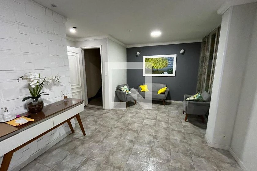 Furnished apartment, 131 m², with a glass-enclosed balcony — photo 8