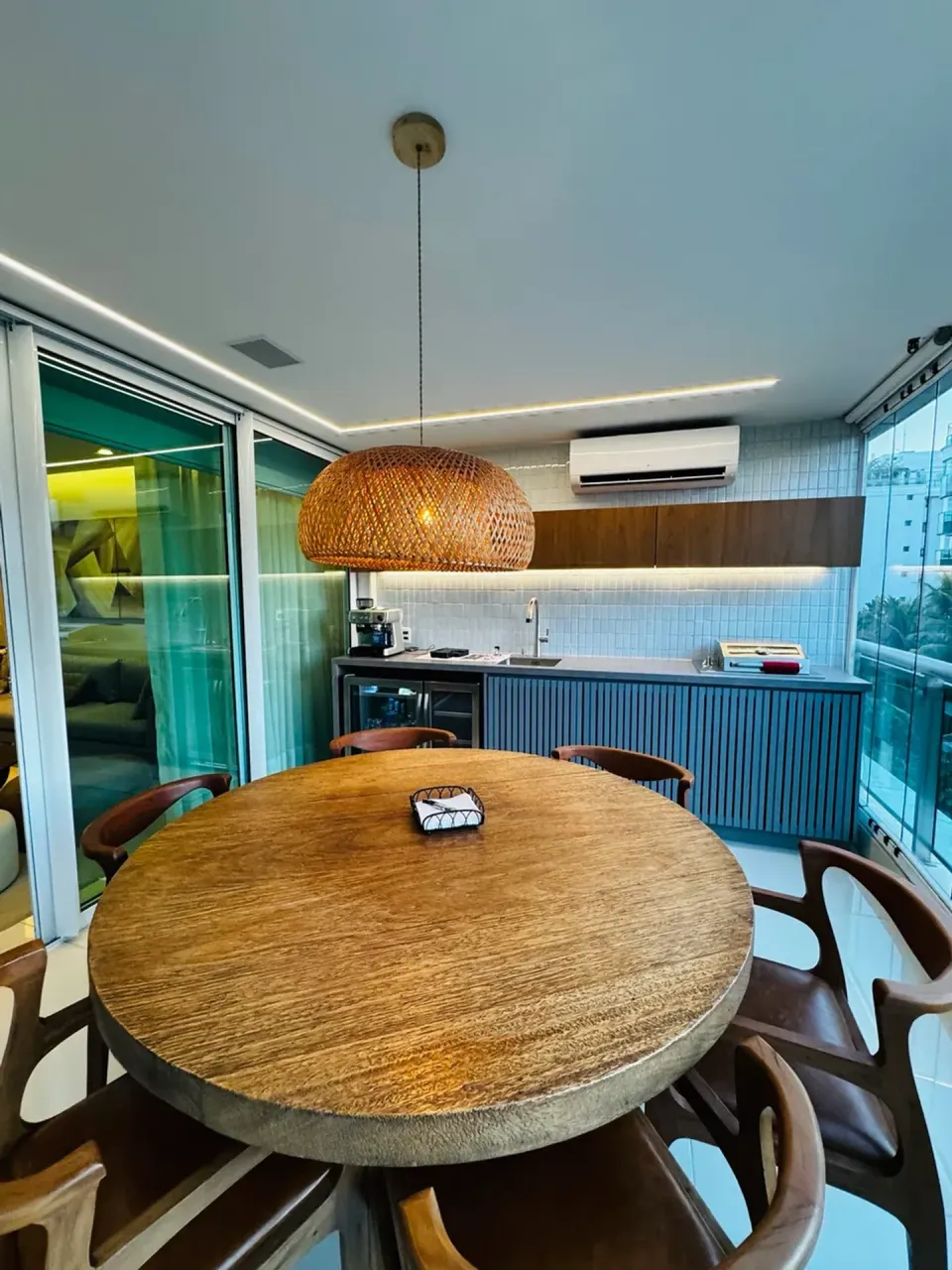 Furnished apartment with 4 bedrooms and open-plan kitchen — photo 12