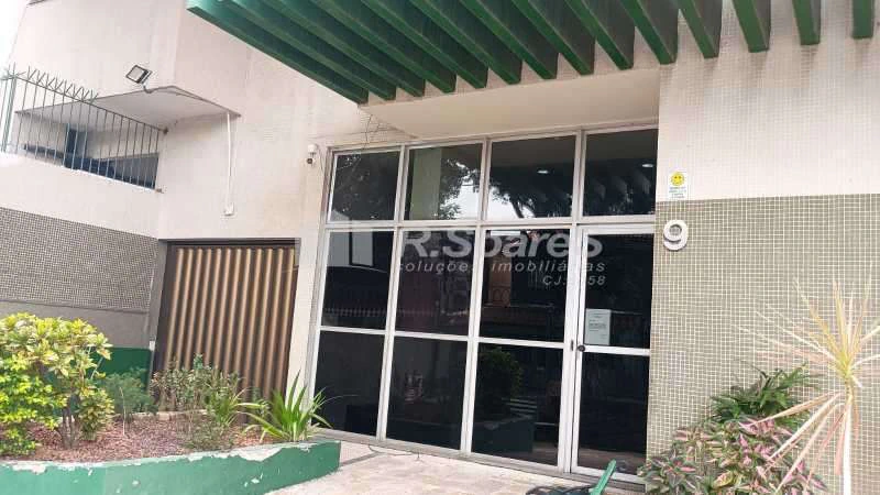 Furnished apartment with 3 bedrooms and a home office — photo 21