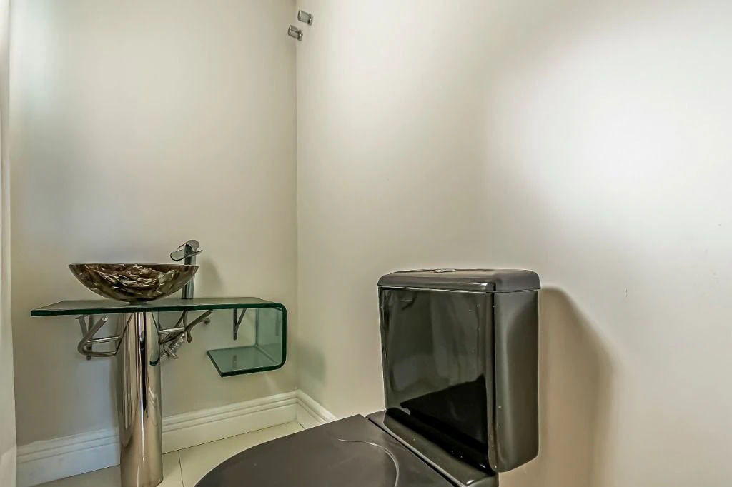5-bedroom house with a private pool in Curitiba — photo 6