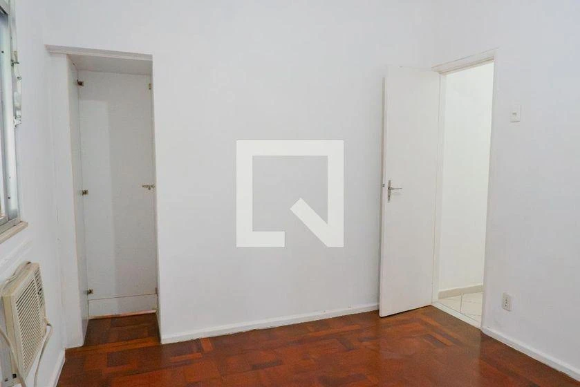 Apartment, 102 m², with wood or laminate floors — photo 13
