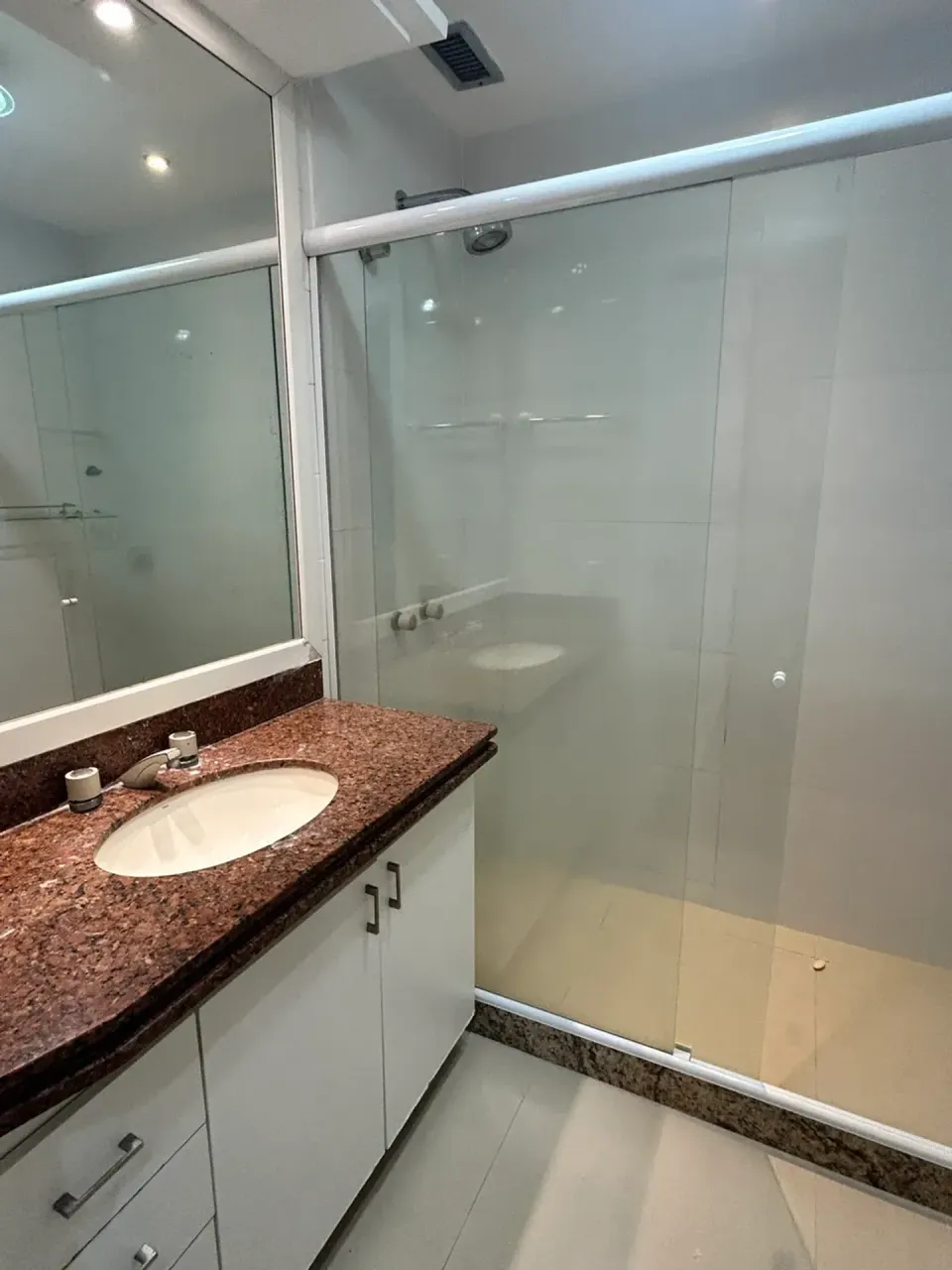 3-bedroom apartment with a glassed-in balcony and 130 m² — photo 2