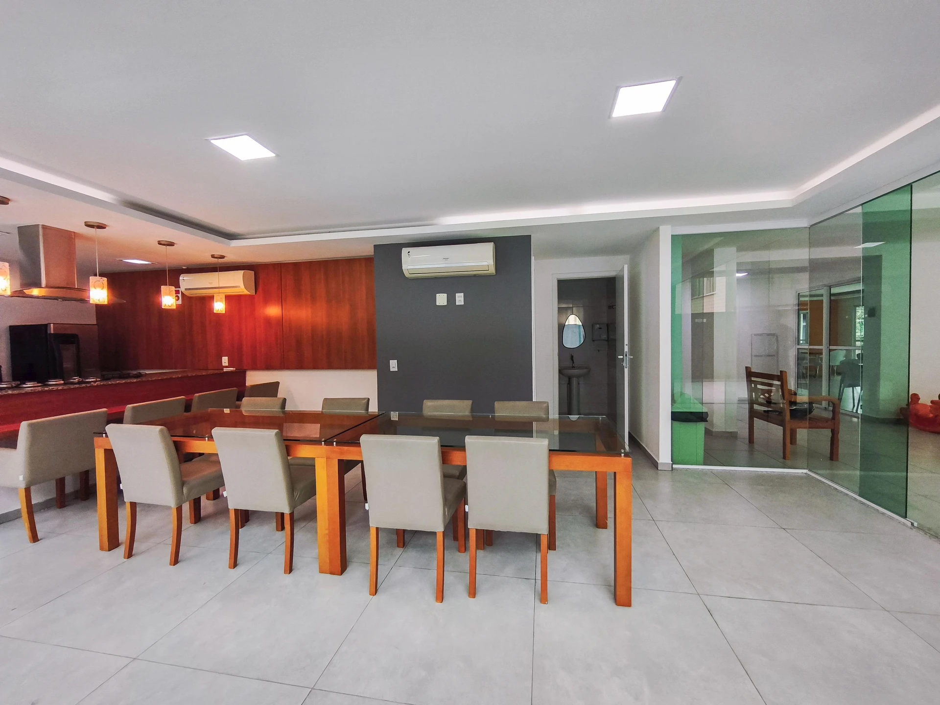 Furnished 2-bedroom apartment with private garden — photo 69