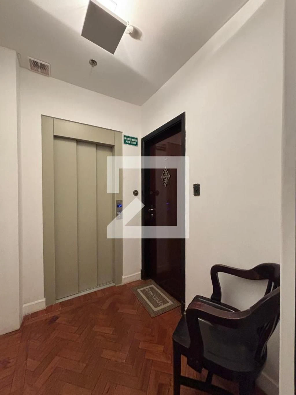 Furnished 1-bedroom apartment with 2 bathrooms — photo 36