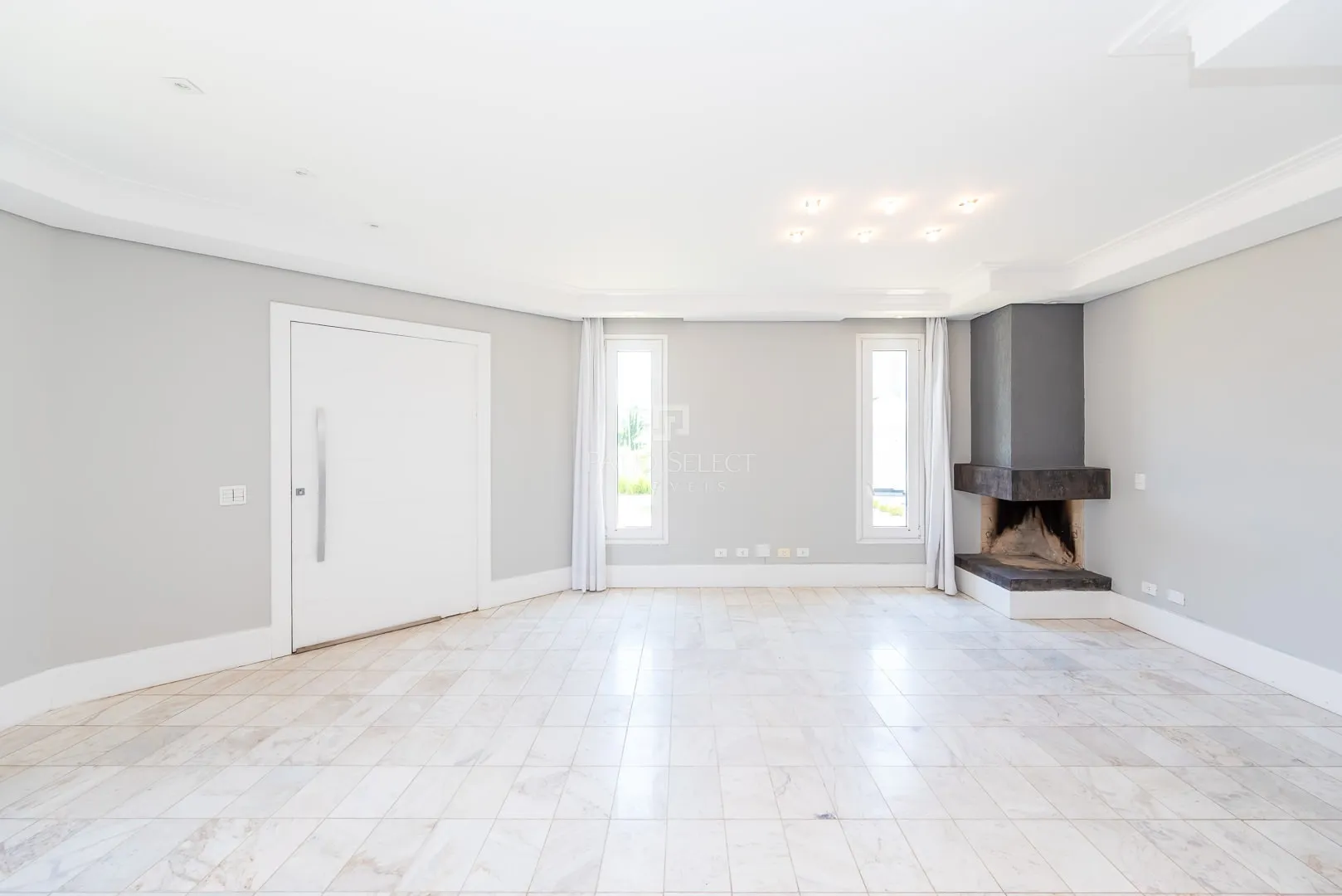 Furnished house, 305 m², with a bathtub — photo 32