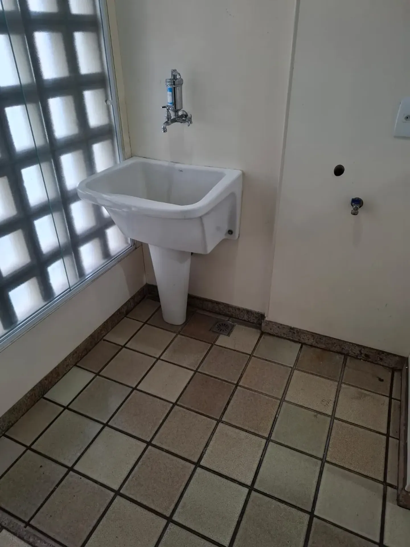 Apartment with 2 bedrooms, 3 bathrooms and a balcony — photo 25