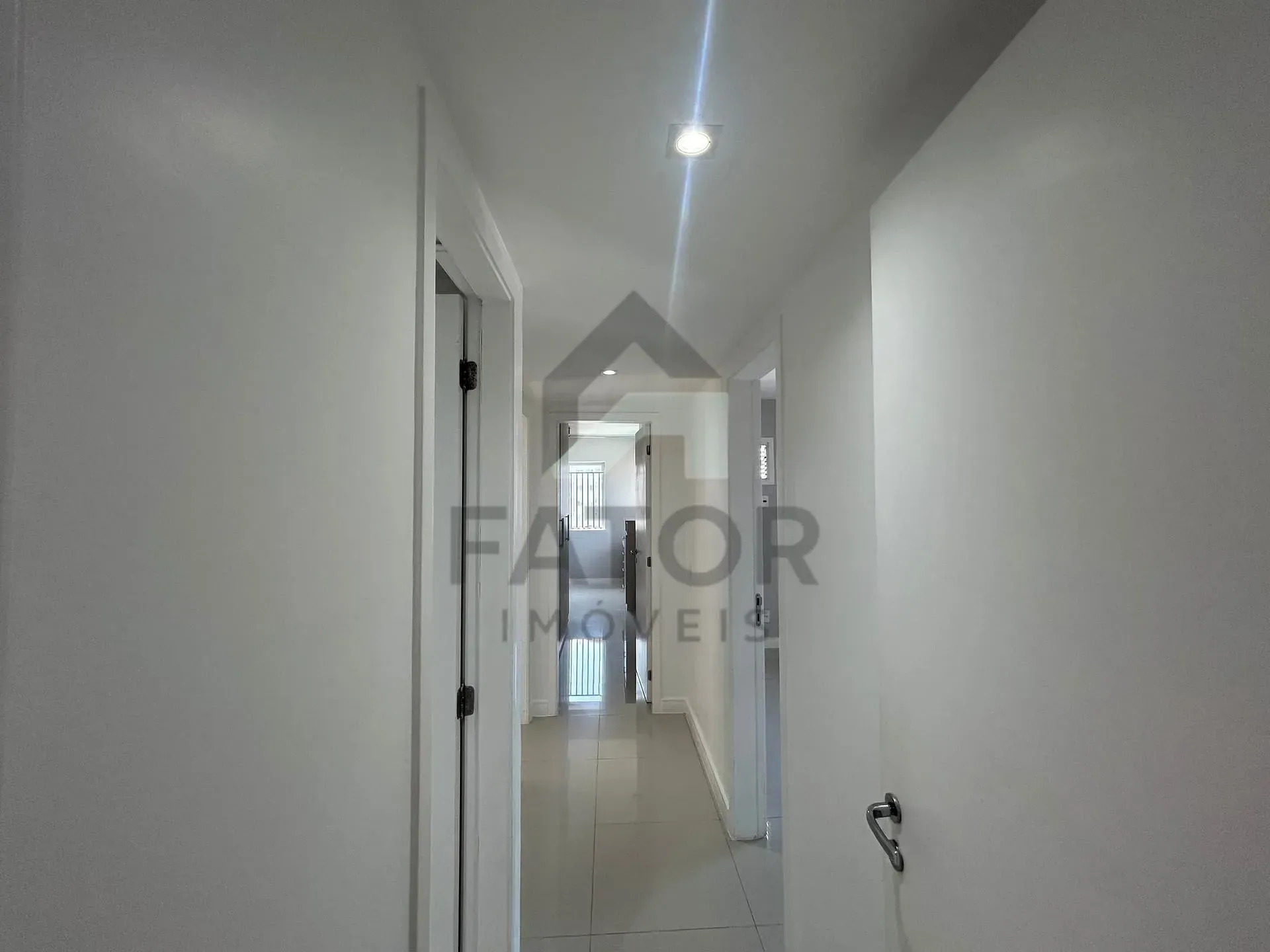 Rental apartment with 3 bedrooms, 3 baths and balcony — photo 17