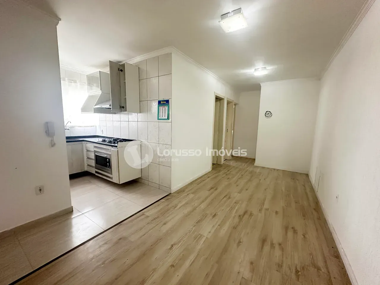 3-bedroom apartment with wood or laminate floors in Curitiba — photo 5