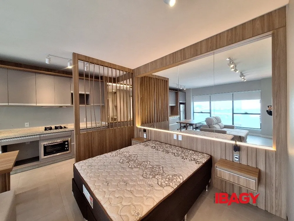 Furnished studio in a building with a pool — photo 6
