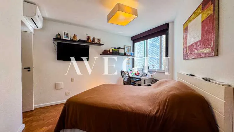Duplex penthouse with balcony, 5 bedrooms and 5 baths — photo 13