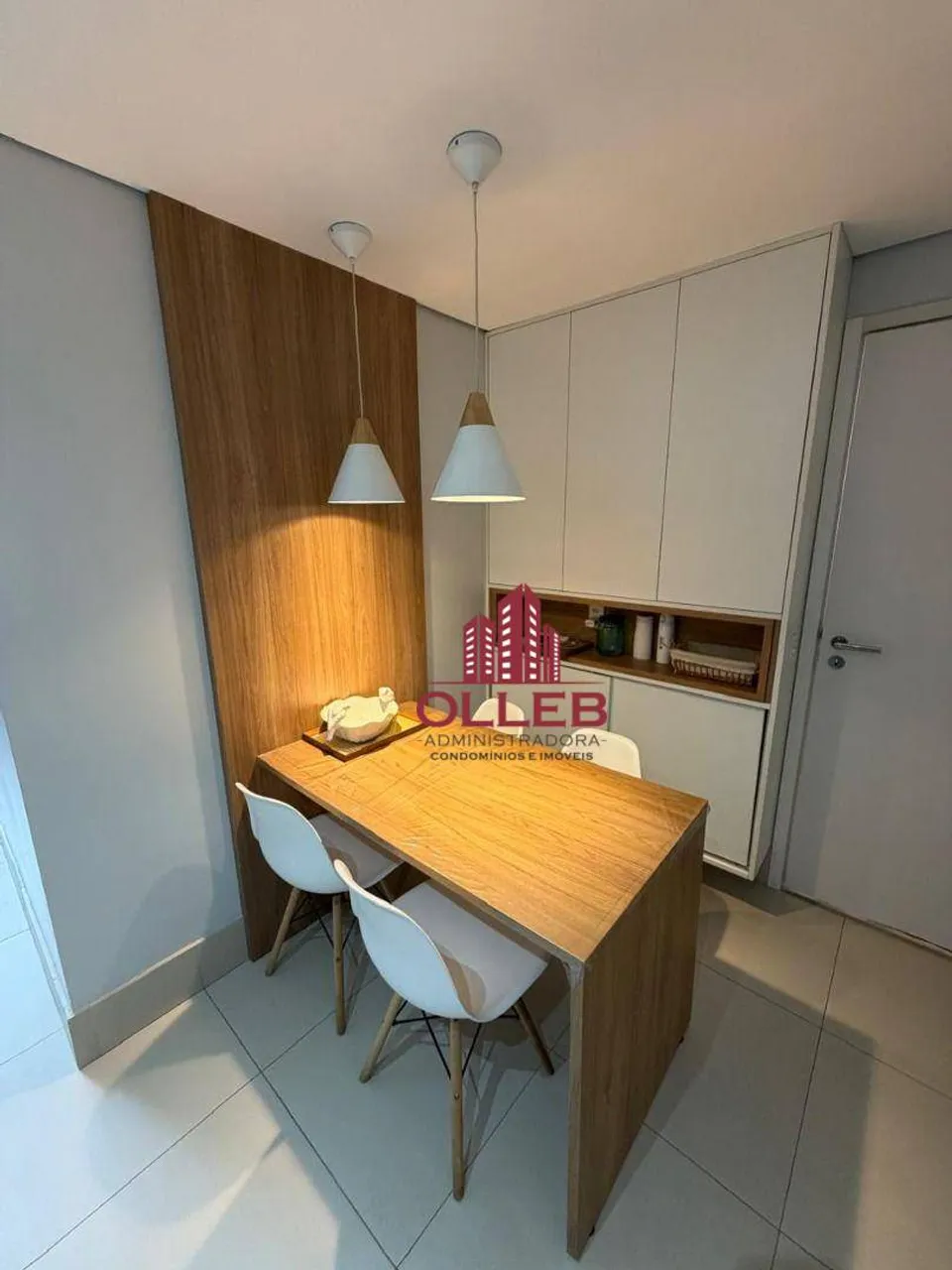 Furnished apartment with 4 bedrooms and an enclosed balcony — photo 15
