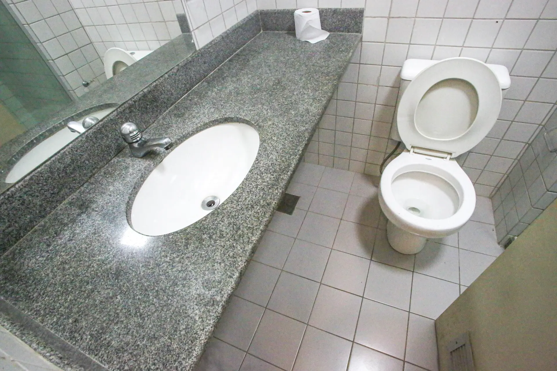 Квартира с 2 спальнями, в доме есть тренажёрный зал — photo 24