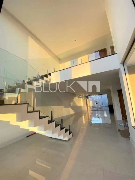 335 m² unfurnished house with 3 en-suite bedrooms — photo 28