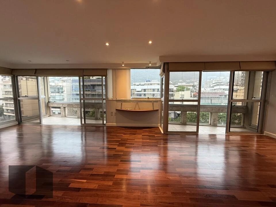 4-bedroom apartment 164 m² with 2 parking spaces — photo 3