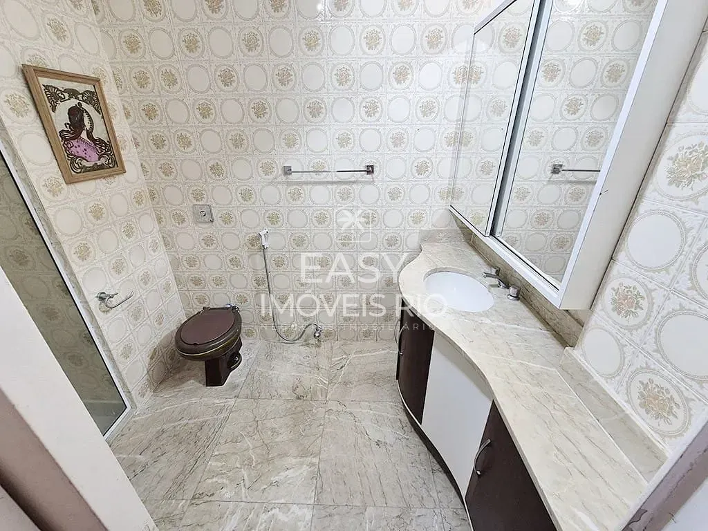 Apartamento sin amueblar con 4 dormitorios y balcón de vidrio — photo 23
