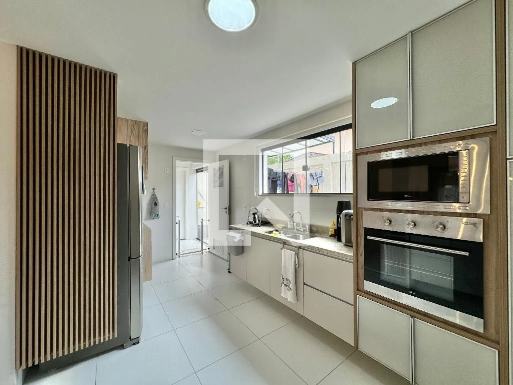 138 m² house with a home office and a walk-in closet — photo 7