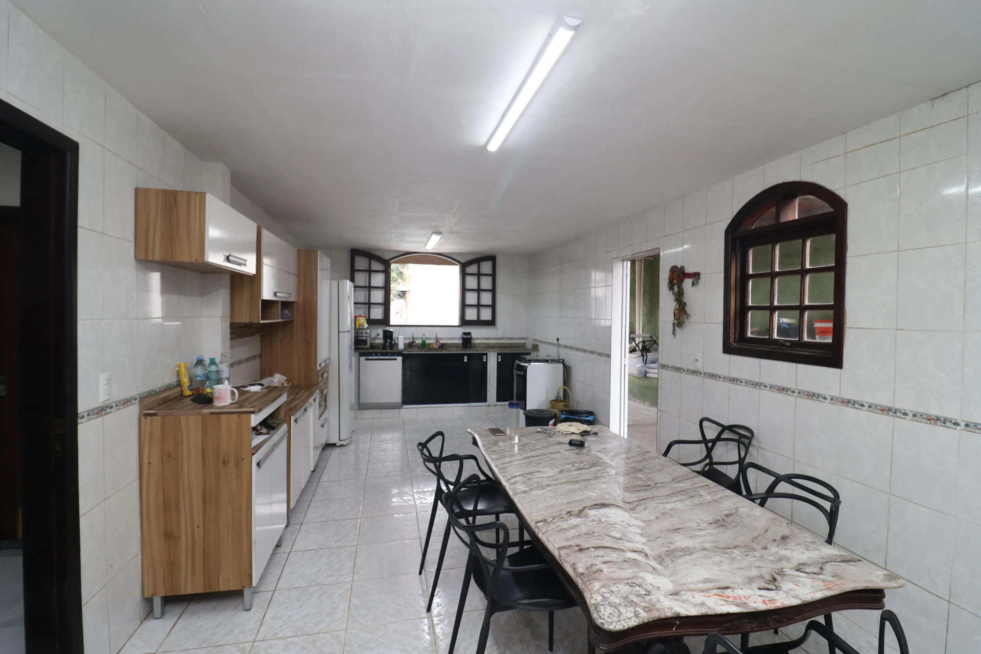House with 4 suites and 3 parking spaces with private garden — photo 2