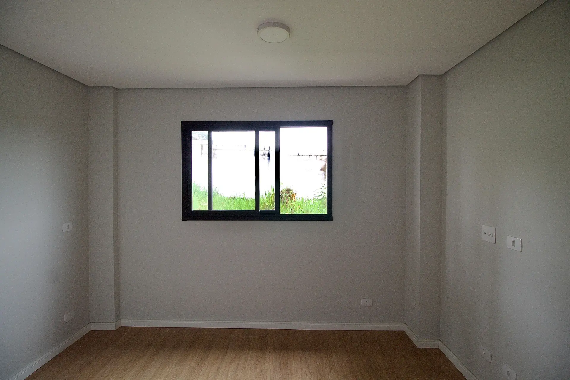 Floor-to-ceiling windows in a 3-bedroom house, 160 m² — photo 22