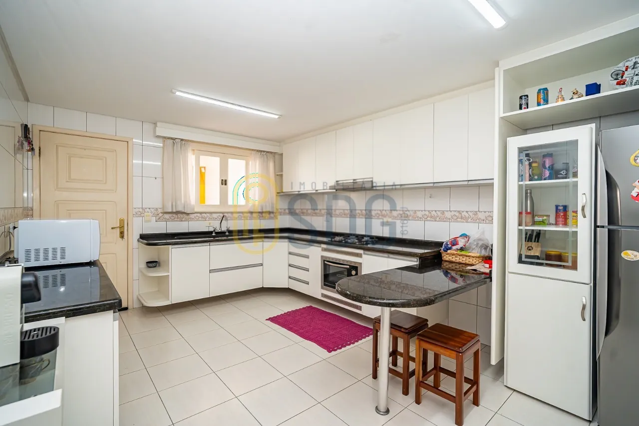 Furnished house with 4 bedrooms and 1 bathroom — photo 2