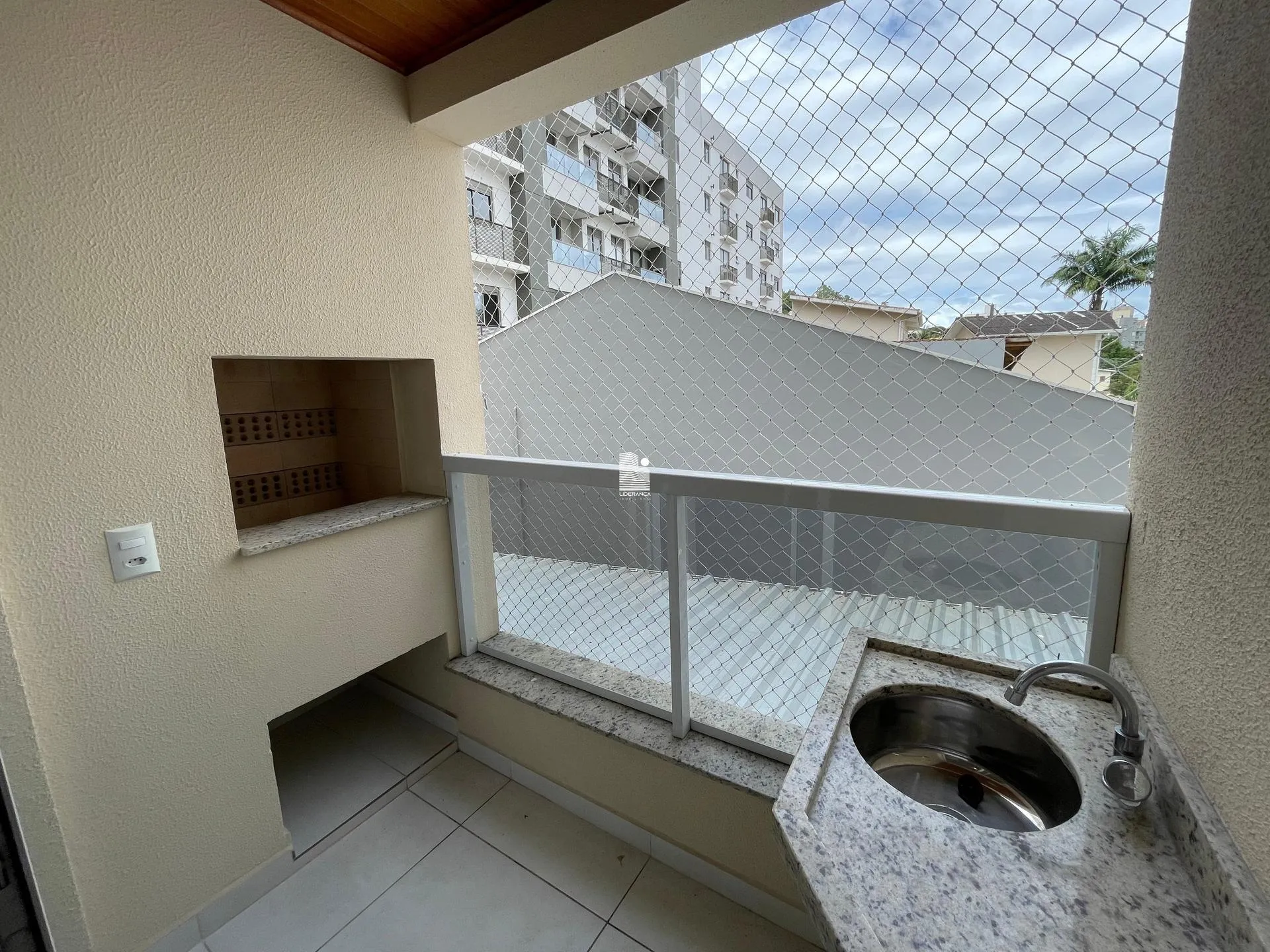 Furnished apartment, 60 m², with a grill on the balcony — photo 4