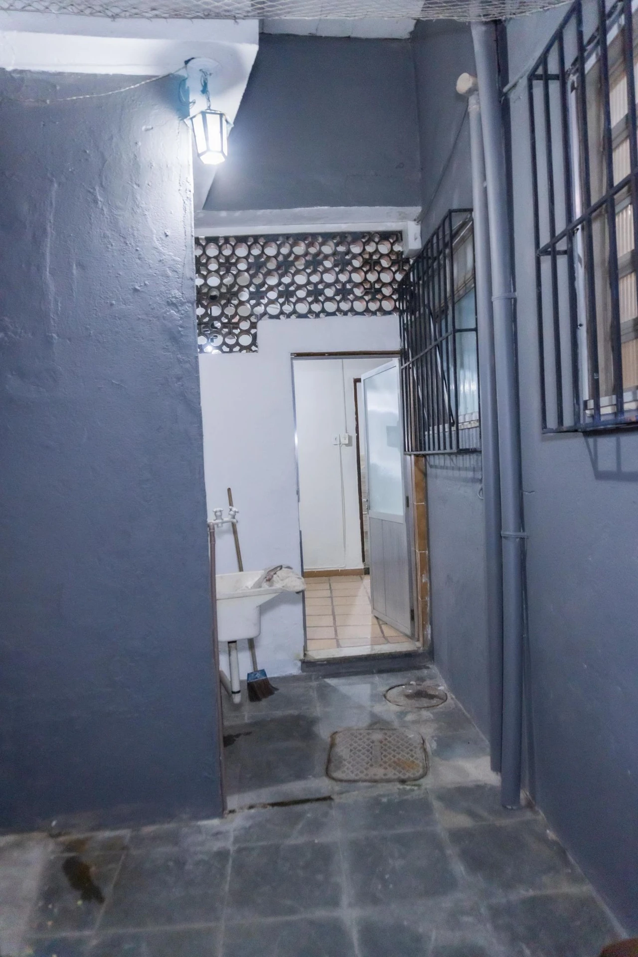House with 1 bedroom and a separate kitchen — photo 11