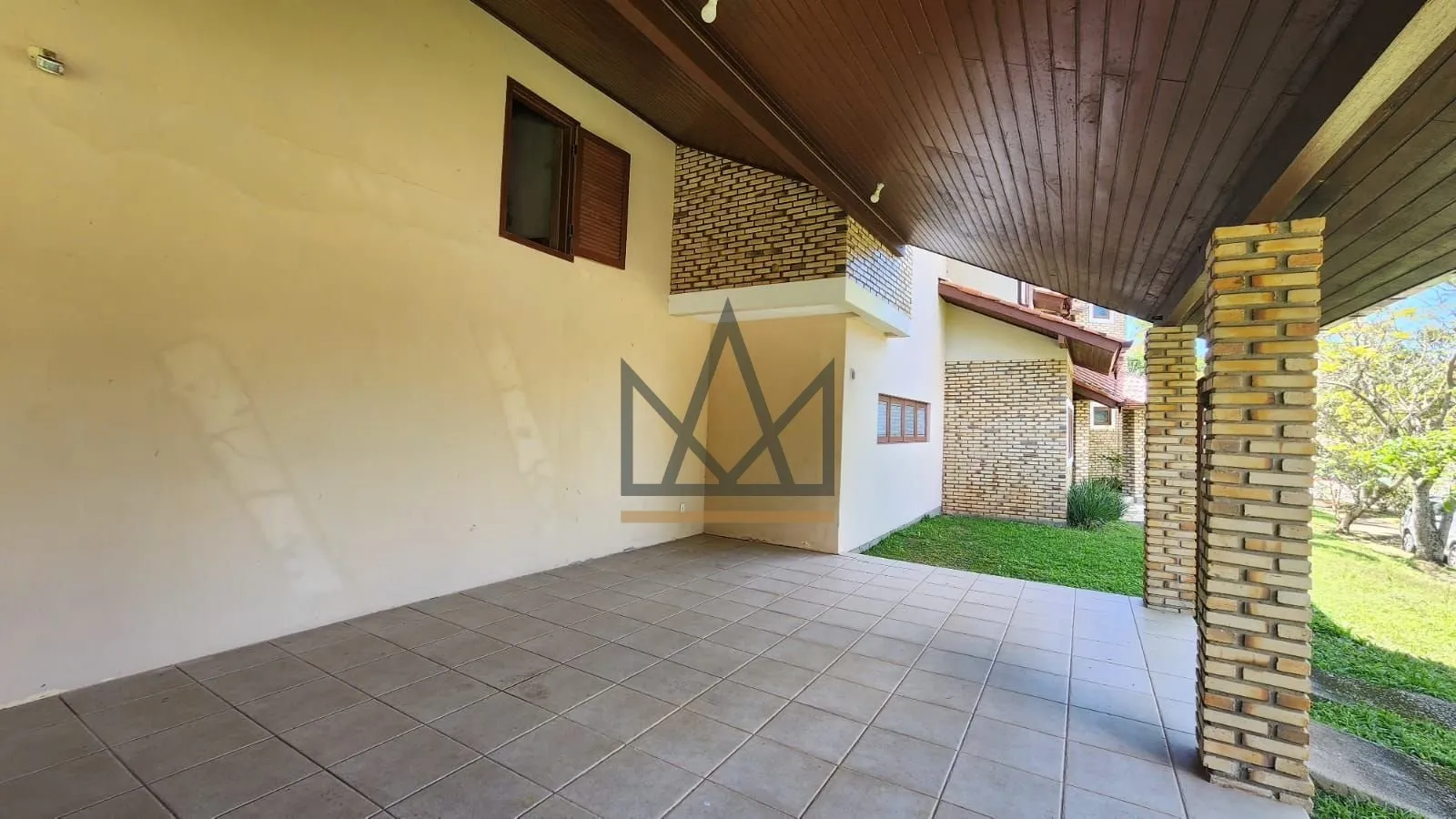 4-bedroom house with a balcony grill and garden — photo 27