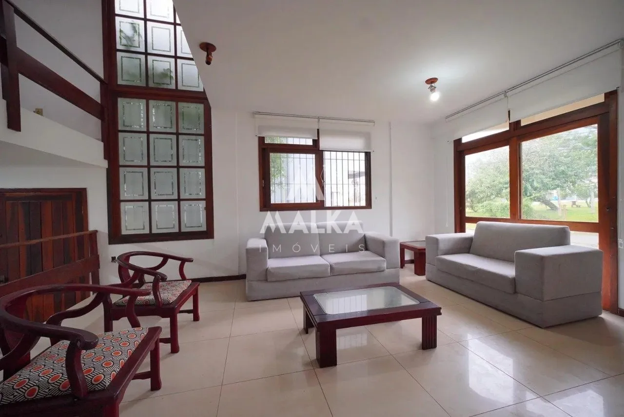 180 m² house with a mountain view and a home office — photo 23