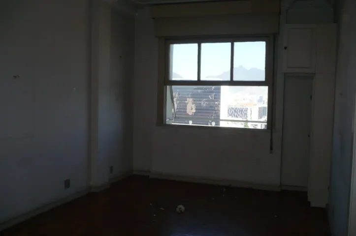 Apartment, 52 m², with wood or laminate floors — photo 9
