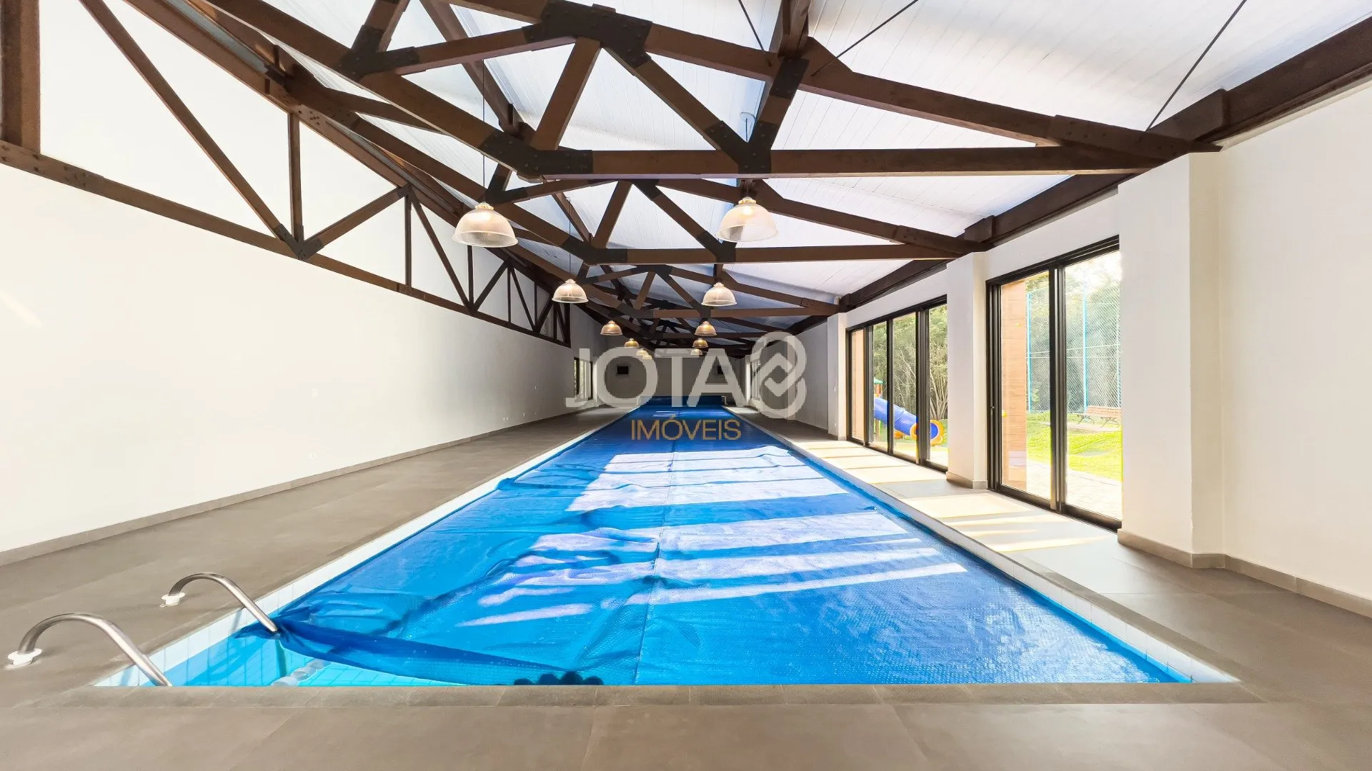 House with 3 en-suite bedrooms and private BBQ — photo 37