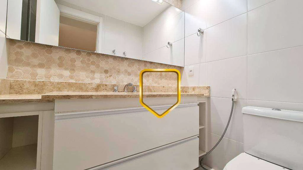 Furnished apartment with 3 en-suite bedrooms and 147 m² — photo 30