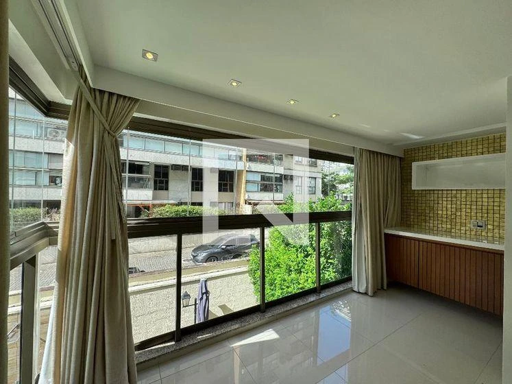 2-bedroom apartment with a walk-in closet in Rio de Janeiro — photo 10