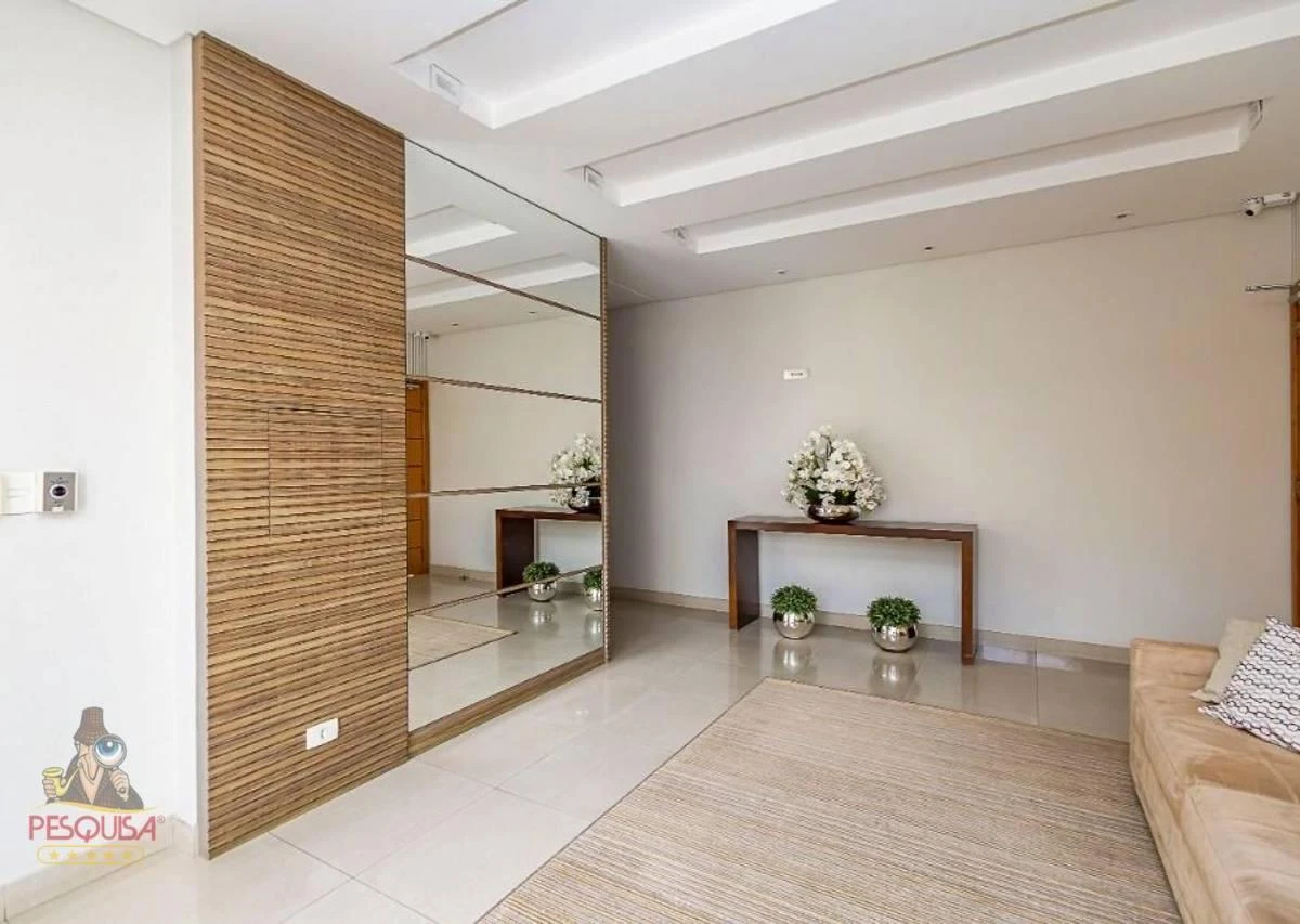4-bedroom apartment with a bathtub — photo 35