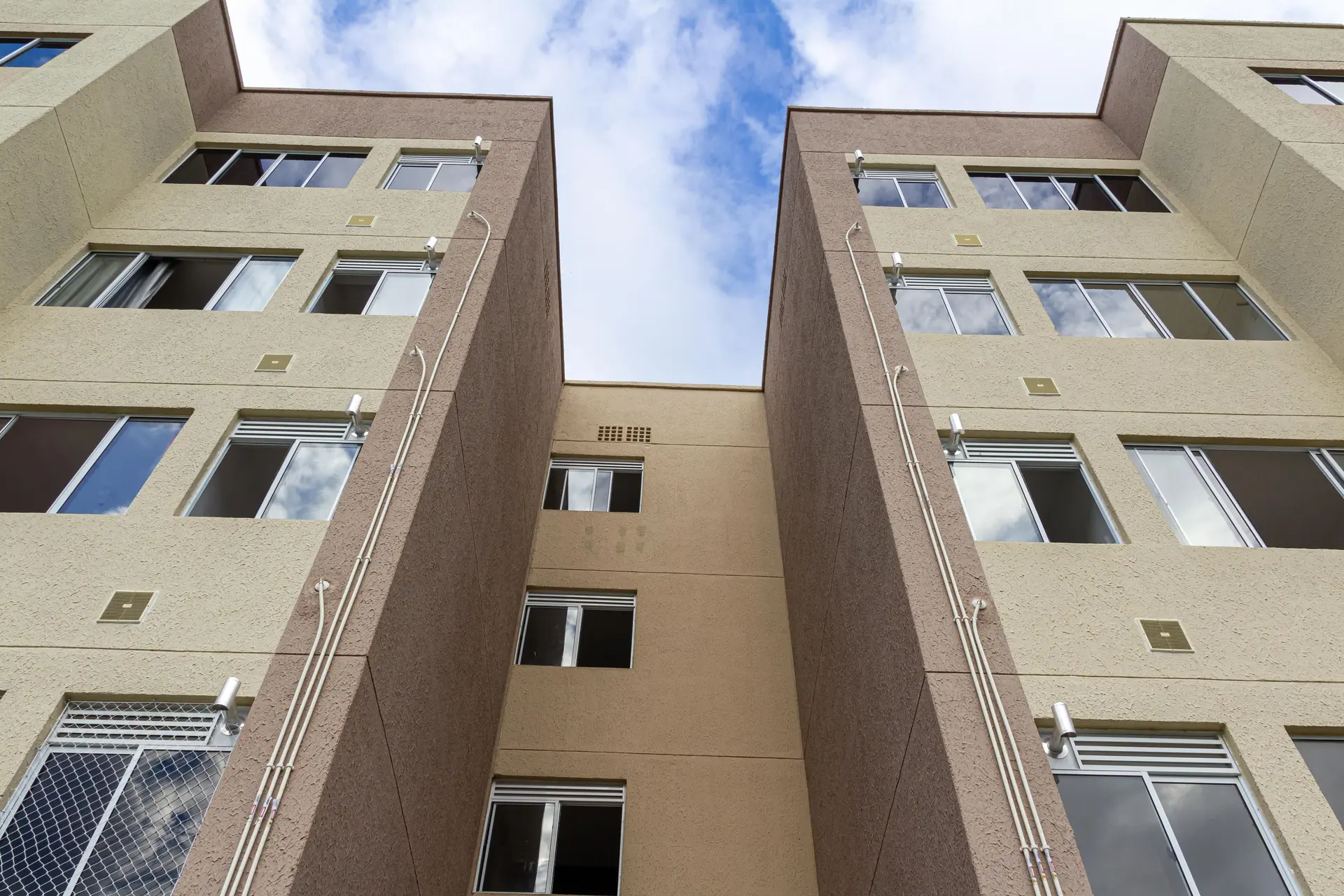 Apartamento de 2 habitaciones con balcón y jardín privado — photo 5