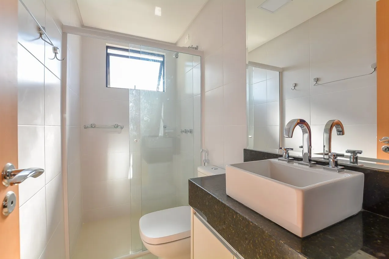 Unfurnished 2-bedroom apartment with 2 bathrooms — photo 21