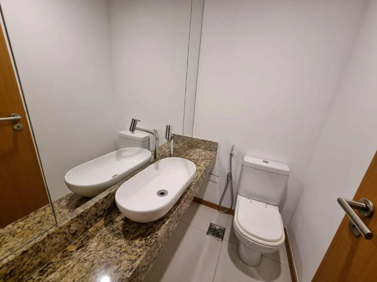4-bedroom apartment in a building with a sauna — photo 26