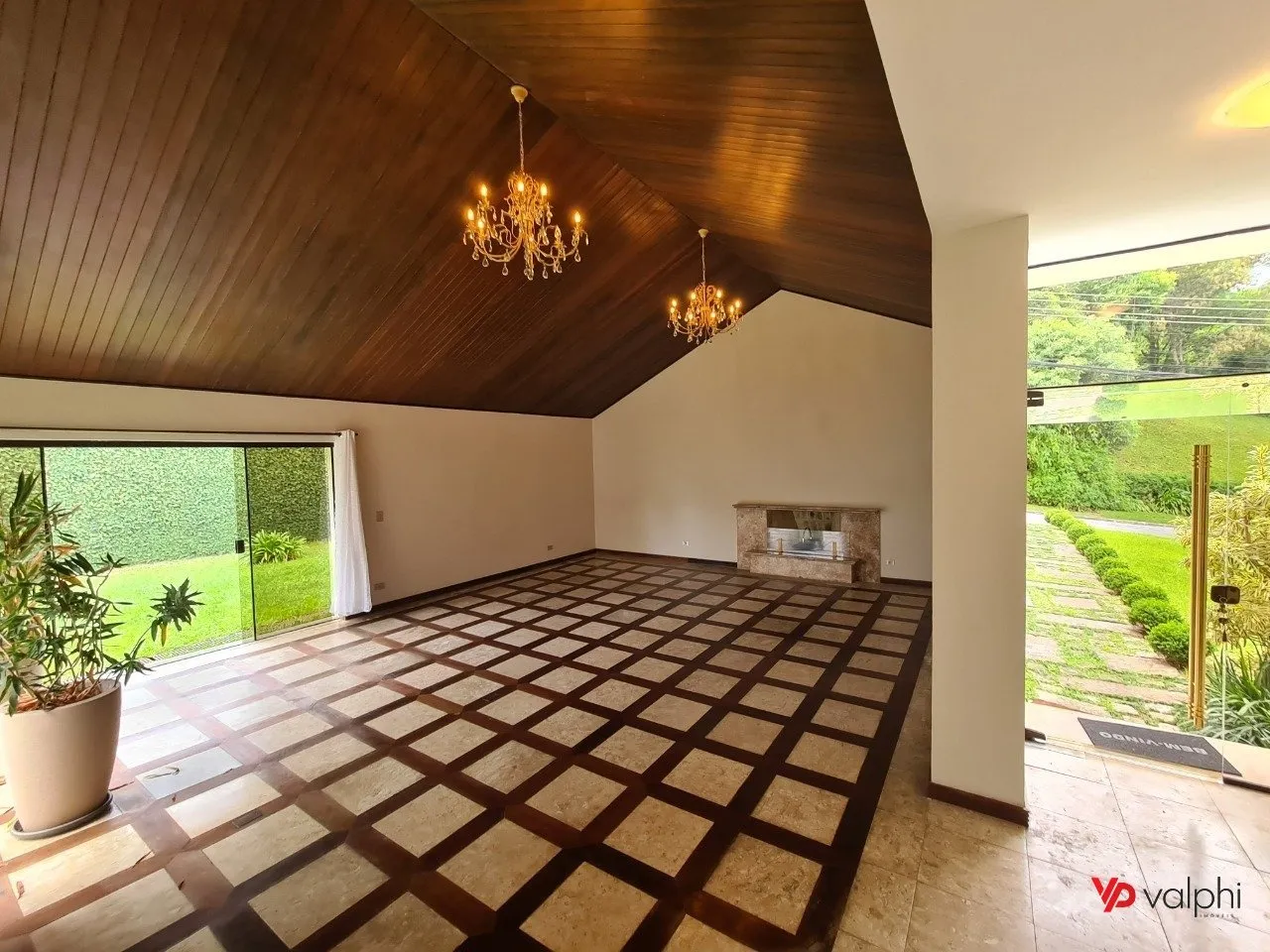 Condo house with 3 en-suite bedrooms and private garden — photo 5