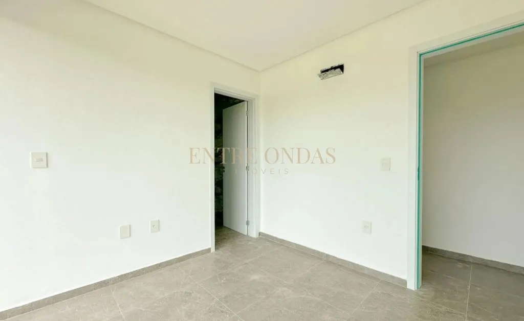 3-bedroom house with a mountain view in Florianópolis — photo 40