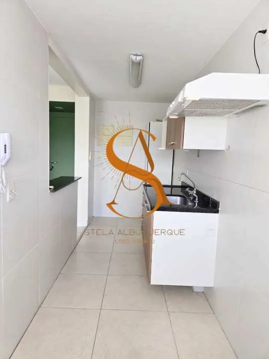 2-bedroom 2-bath apartment with open-plan kitchen — photo 11