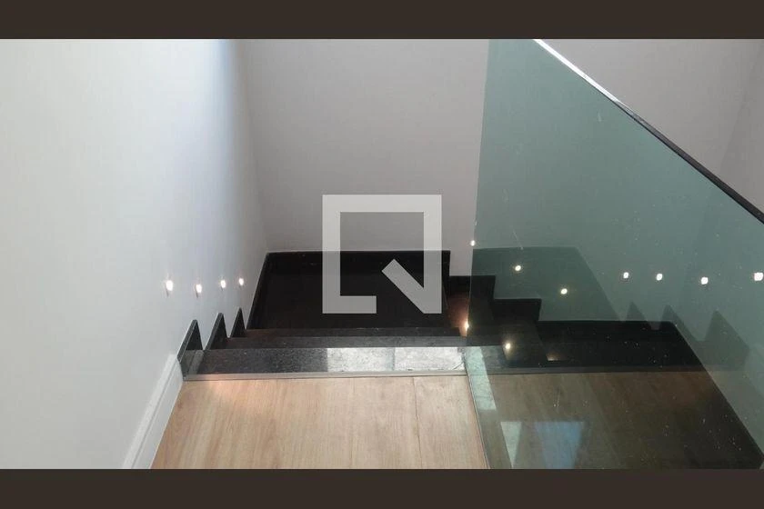 House, 384 m², with floor-to-ceiling windows — photo 12