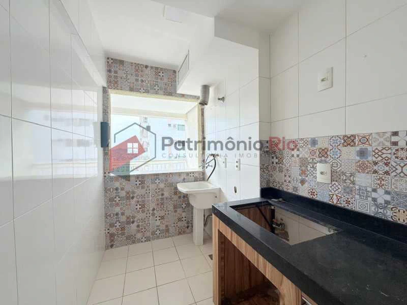 Apartment with 2 bedrooms and balcony with city view — photo 24